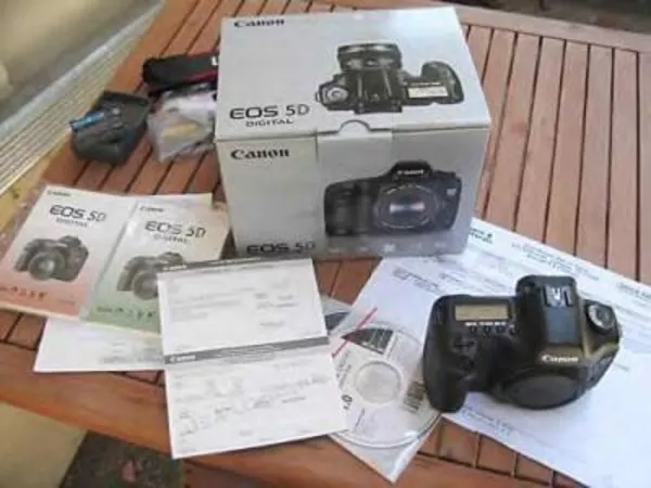 Canon EOS 7D 18MP Digital SLR Camera, Canon EOS 50D 15MP DSLR Camera, B